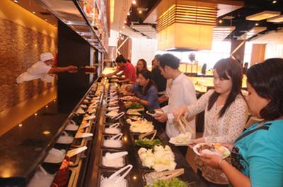 บรรยากาศในร้านคนกำลังเริ่มมา ที่ ร้านอาหาร Hotpot ฮอทพอท Seacon Square