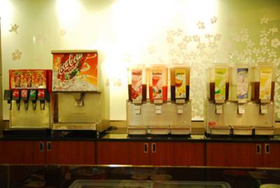 บาร์น้ำมีให้เลือกเยอะแยะครับ ที่ ร้านอาหาร Hotpot ฮอทพอท Seacon Square