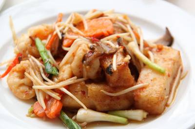 ขนมผักกาดผัดซอสเซี่ยงไฮ้ ที่ ร้านอาหาร บ้านรับรอง