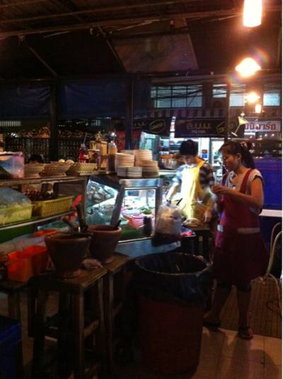 ร้านอาหาร ลาบเป็ดเมืองยศสุนทร