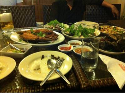 ร้านอาหาร สามเสนวิลล่า พญาไท (ดั้งเดิม)