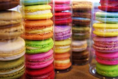 มาการองสูตรจากเชฟฝรั่งเศสกินแล้วจะติดใจ ที่ ร้านอาหาร เฟินส์ฮัท