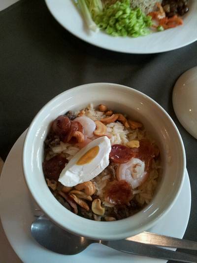 ข้าวอบหม้อดิน :)) ที่ ร้านอาหาร เฟินส์ฮัท