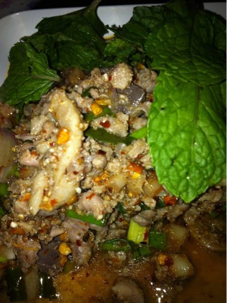 ร้านอาหาร ลาบเป็ดเมืองยศสุนทร