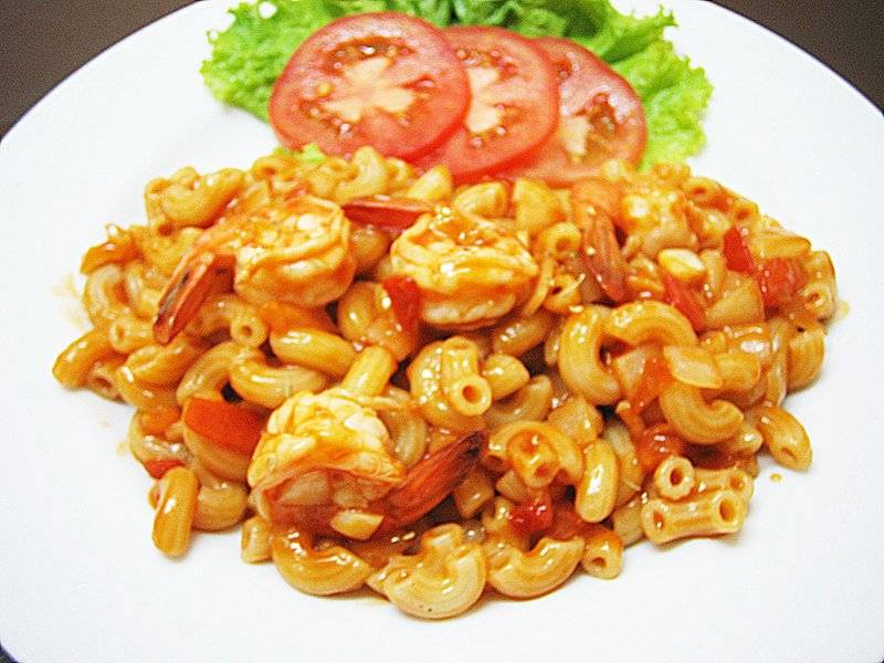 มักกะโรนีกุ้ง ที่ ร้านอาหาร ครัวสวนสน