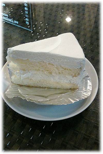 COCONUT CAKE ที่ ร้านอาหาร Sweet Secret COCONUT CAKE ที่ ร้านอาหาร Sweet Secret