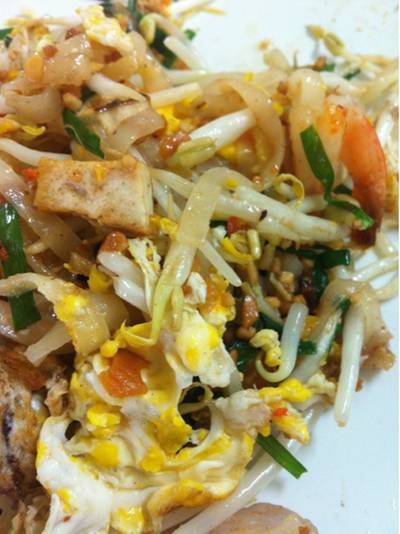 ผัดไทยกุ้ง ที่ ร้านอาหาร พรทิพย์ผัดไทย