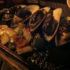 หอยแมงภู่นิวซีแลนด์กระทะร้อน (ซอสพริกไทยดำ) ที่ ร้านอาหาร BeeGin บีกิน