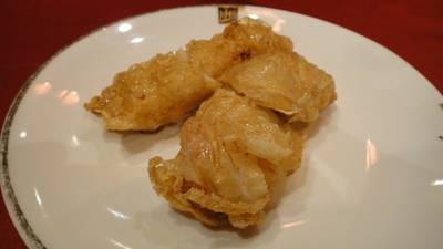 ฟองเต้าหู้ทอด ที่ ร้านอาหาร ลก หว่า ฮิน