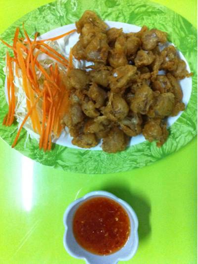 เอ็นไก่ทอด ที่ ร้านอาหาร The Boo เอ็นไก่ทอด ที่ ร้านอาหาร The Boo