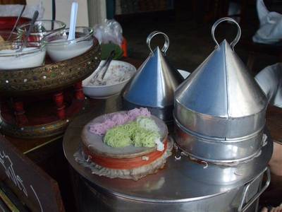 หม้อนึ่งทานอุ่นๆ อร่อยดี ที่ ร้านอาหาร ขนมบ้านคุณยาย อ่างศิลา 133 ปี