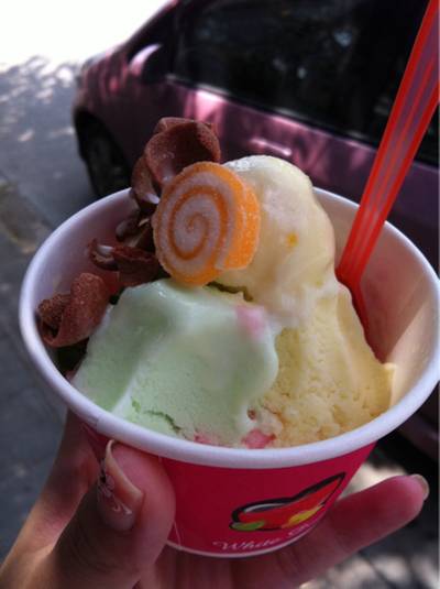 ไอศครีมผลไม้ และรสชาติไทยๆ ที่ ร้านอาหาร กินติม ดูควาย