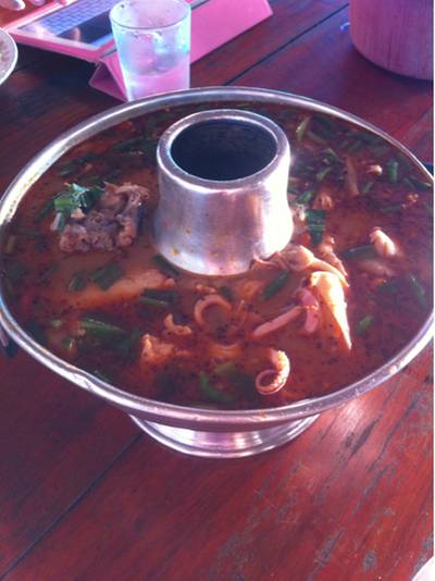 ร้านอาหาร เจ๊น้อง อ่าวยาง