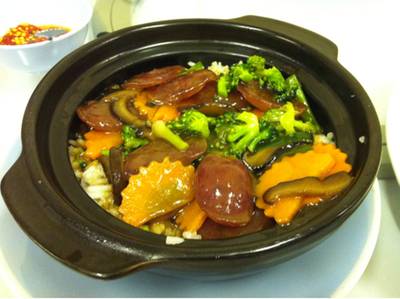ข้าวอบหม้อดินกุนเชียง ที่ ร้านอาหาร ร้านอาหารจีนเสี่ยวเอ้อร์