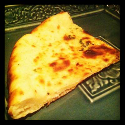 (omg!!!) cheese naan bread <3 ที่ ร้านอาหาร Indus