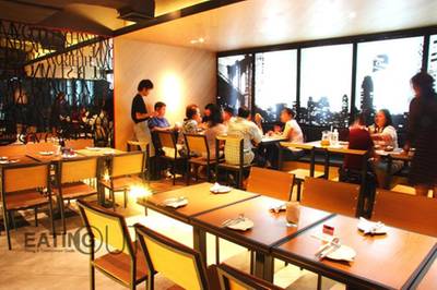 ร้านอาหาร BonChon Chicken ทองหล่อ 13