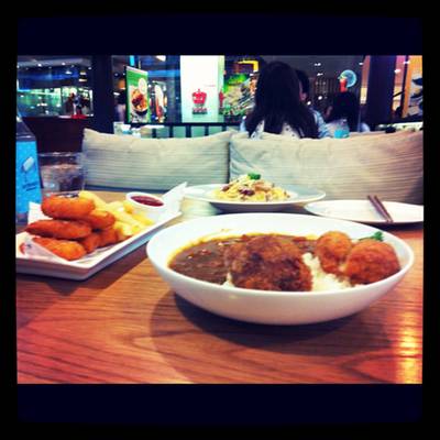 ร้านอาหาร On the table tokyo café Central World