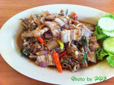 หมูสามชั้นผัดเคยเค็ม ที่ ร้านอาหาร ครัวกลางดง