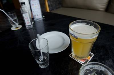 พระเอกตัวจริง ที่ ร้านอาหาร Niche Cafe' The Nine The Nine
