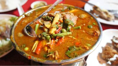 เนื้อผัดเผ็ด ที่ ร้านอาหาร ผาลาดตะวันรอน