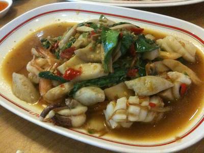 เห็ดออรินจิผัดฉ่า ที่ ร้านอาหาร ซ้ง โภชนา คลองสาน