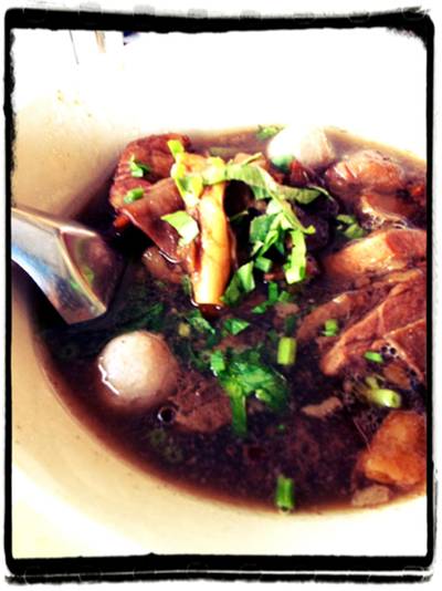 เกาเหลาเนื้อตุ๋นสุดยอด!!!! ที่ ร้านอาหาร สุดยอดเนื้อตุ๋น