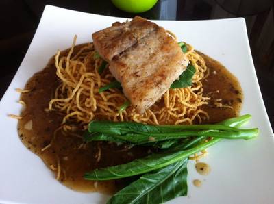 ก๋วยเตี๋ยวราดหน้าปลาเต้าซี่ เมนูแนะนำของห้องอาหารบ้านสาทร ที่ ร้านอาหาร Baan Sathorn Restaurant ก๋วยเตี๋ยวราดหน้าปลาเต้าซี่ เมนูแนะนำของห้องอาหารบ้านสาทร ที่ ร้านอาหาร Baan Sathorn Restaurant