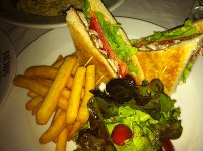 Club Sandwich ที่ ร้านอาหาร HOBS Bar & Restaurant  Aree Garden