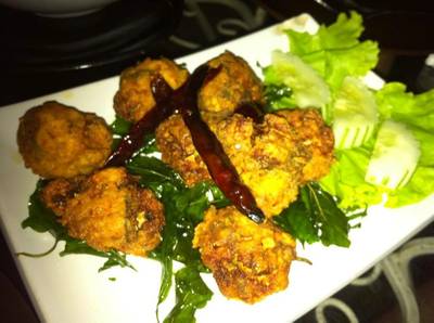 ลาบไก่ทอด ที่ ร้านอาหาร สตูเฟ่