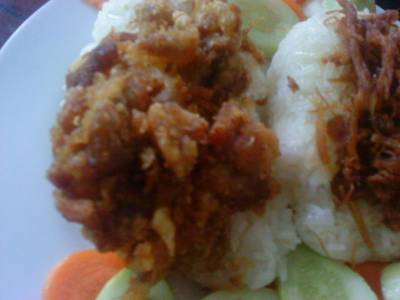 ซูมหมูทอด^^ ที่ ร้านอาหาร ข้าวเหนียวหมูทอด
