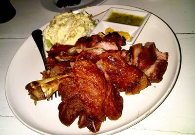 ขาหมู Tuscany ที่ ร้านอาหาร Tuscany Thai Cuisine