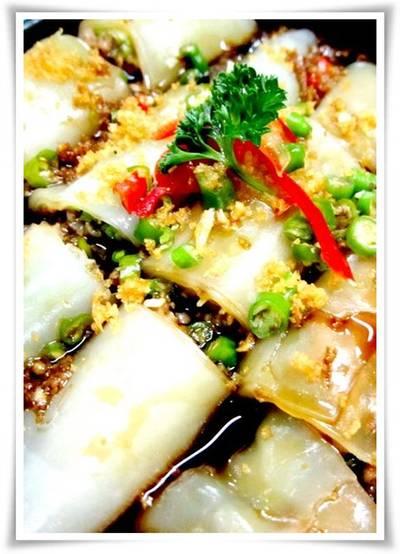 ก๋วยเตี๋ยวหลอด ที่ ร้านอาหาร Bee Gin