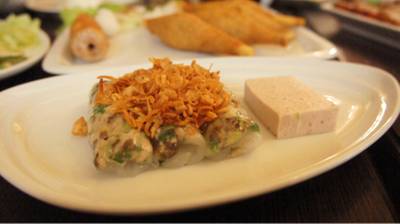 ข้าวเกรียบปากหม้อ ที่ ร้านอาหาร V.T. วีที แหนมเนือง เชียงใหม่