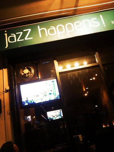 ร้านอาหาร Jazz Happens Bar
