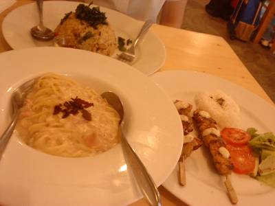 ร้านอาหาร REST-A-LONG
