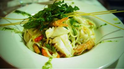 สปาเก็ตตี้ทะเลรวมผัดกระเพรา 200บาท ที่ ร้านอาหาร สวนอาหารบ้านกังหัน