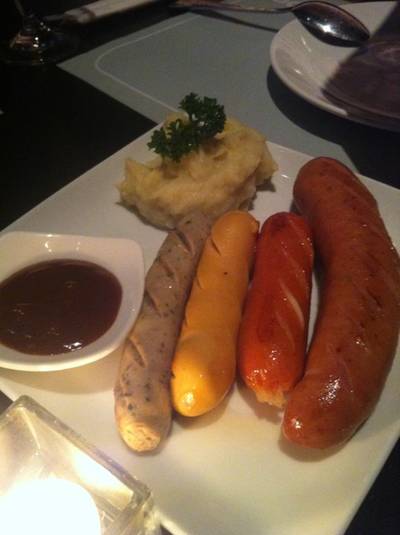 ร้านอาหาร Club 99 Restaurant and Bar