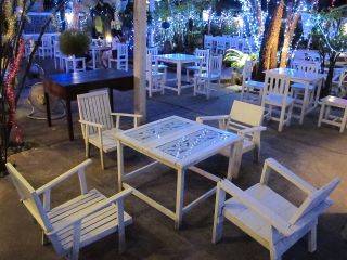 ที่นั่งเรามีมากครับ มาเป็นกลุ่มเดี่ยว ทั้งบริษัทก็ไม่เกิน 80 ท่านครับ ที่ ร้านอาหาร บ้านอาหารขันอาสา