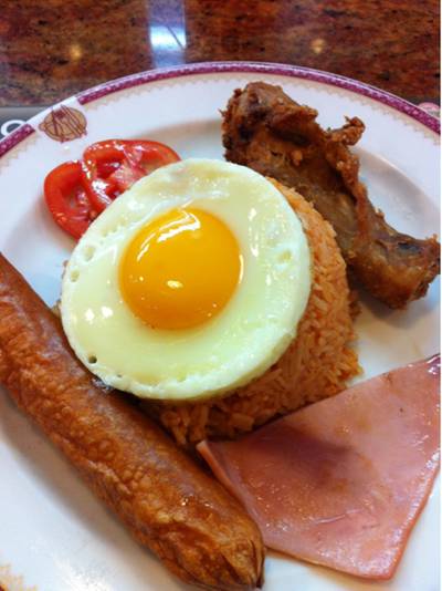 ข้าวผัดอเมริกัน ที่ ร้านอาหาร ถูกและดี Foodland เอกมัย