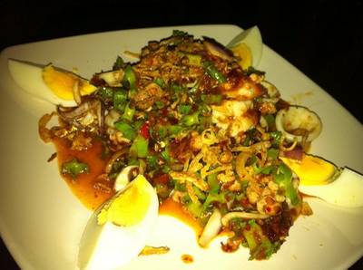 ร้านอาหาร Little Bitch Cafe & Restaurant