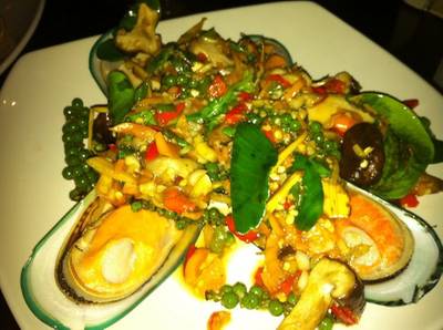 ร้านอาหาร Little Bitch Cafe & Restaurant