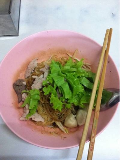 หมี่แห้ง ที่ ร้านอาหาร ครัวปราณี
