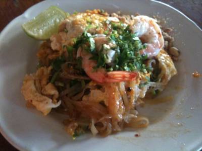 ผัดไทไผท ที่ ร้านอาหาร ร้านเจ๊แฮ