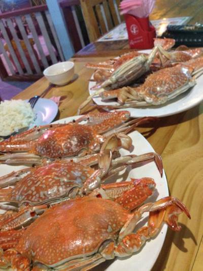 ปูตัวใหญ่ ที่ ร้านอาหาร เจ๊เหมียว