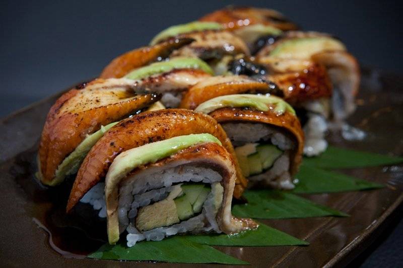 Dragon Cheesy Avocado Roll ที่ ร้านอาหาร Sakana Sushi & Sashimi