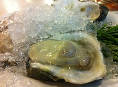 ร้านอาหาร In Love Bar & Restaurant
