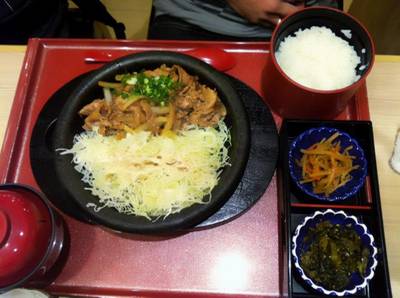 Buta Shoga Yaki  หมูผัดขิง ที่ ร้านอาหาร Don Don Tei Rice Bowl