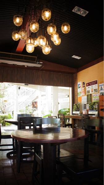 ร้านอาหาร กาแฟวาวี (ถนนนิมมาน จ.เชียงใหม่)