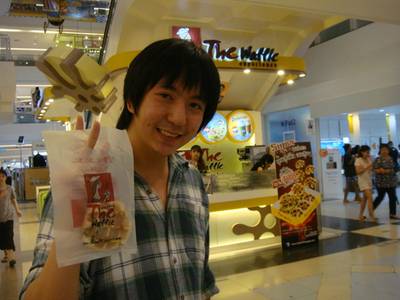 สอยกลับไปกินละคร้าบบ ^^ ที่ ร้านอาหาร The Waffle ซีคอนสแควร์