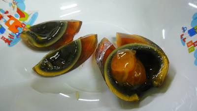 สั่งไข่เยี่ยวม้าแยกมา ที่ ร้านอาหาร คั่วชามเปล